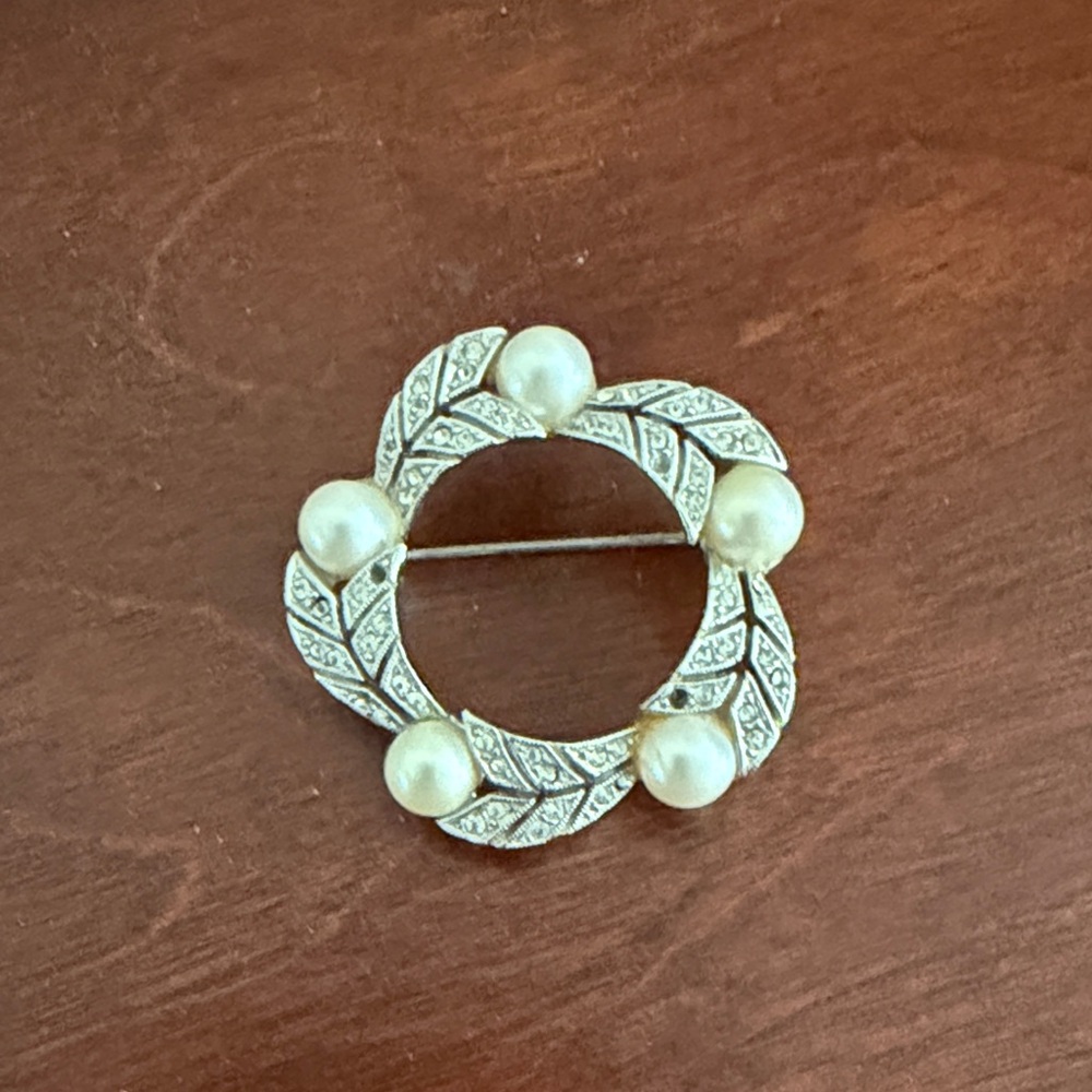 Elegant Silver and Pearl Leaf Brooch